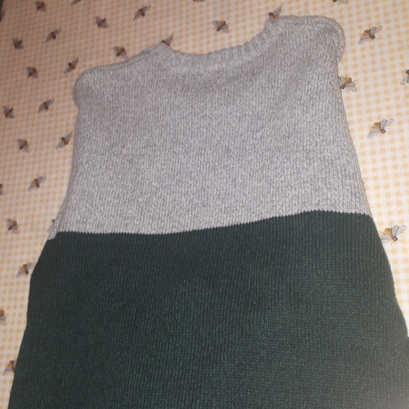 ‼️ Old Navy Tri Color Knit Sweater size M - Picture 6 of 7